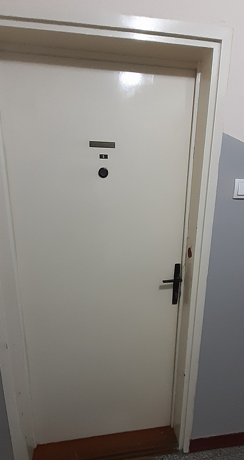 Zapečaćena vrata stana