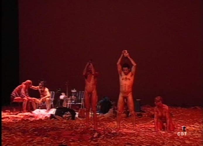 Kadr z przedstawienia 'Golgota Picnic'