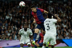 Lewandowski trafił dwa razy w El Clasico. Barcelona pognębiła Real Madryt