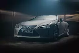 Kabriolet Lexus LC 500 zamknięty na 12 godzin w zamrażarce