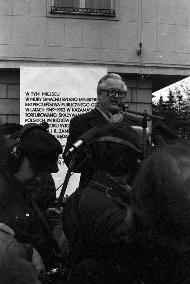 Bohdan Poręba podczas antysemickiej demonstracji w 1981 r.