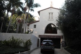 Čuvena glumica uživala sa kolegom na utakmici, dva dana kasnije NJEN MUŽ PRONAĐEN MRTAV: Ovo je KUĆA gde se desila TRAGEDIJA zbog koje je Holivud zanemeo