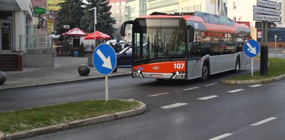 Kierowca zasłabł w autobusie. W środku nie było klimatyzacji