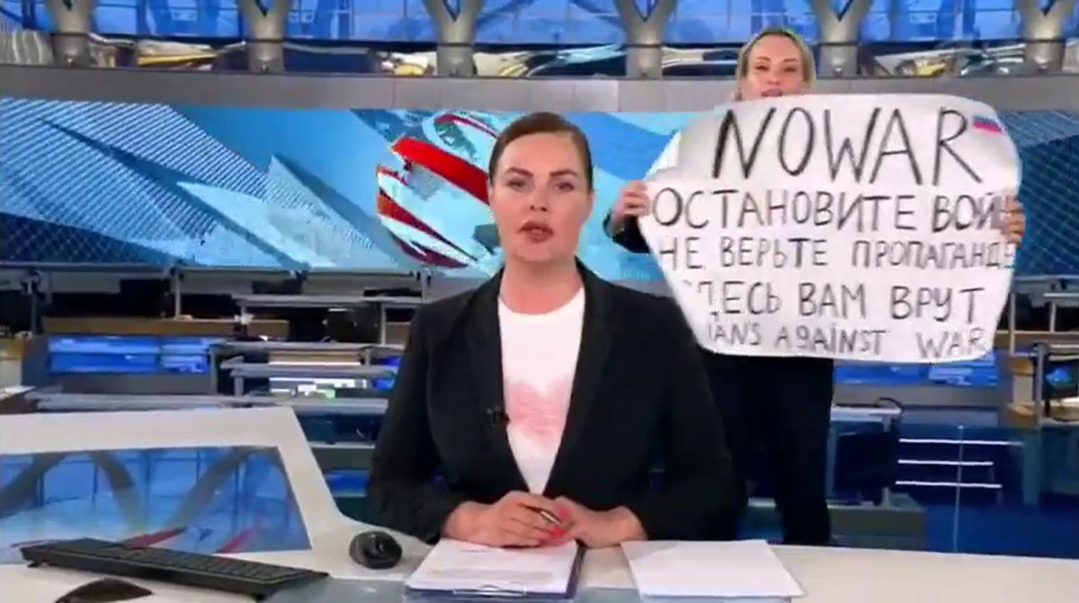 Marina Ovsyannikova, dziennikarka, która zdecydowała się ujawnić prawdę