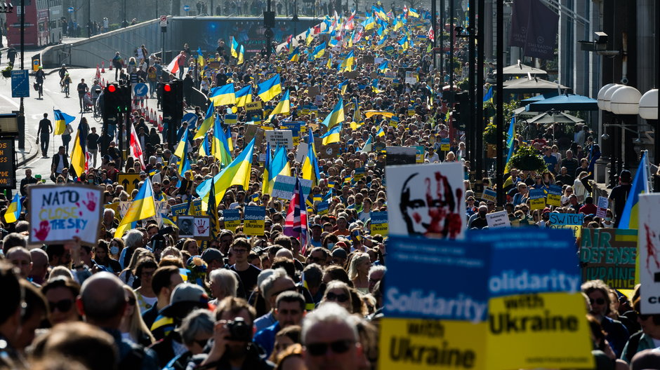 Anglicy w Londynie demonstrują przeciwko rosyjskiej inwazji na Ukrainę