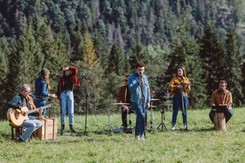 Dawid Podsiadło prezentuje akustyczny teledysk do 'Trójkątów i kwadratów'