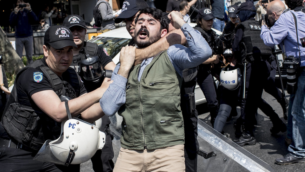 Turecka policja aresztowała w Stambule 84 osoby, które usiłowały dotrzeć na plac Taksim mimo zakazu obchodów w tym miejscu Święta Pracy. W mieście zaprowadzono zwiększoną kontrolę, podczas gdy opozycja wzywała do 1-majowych demonstracji.