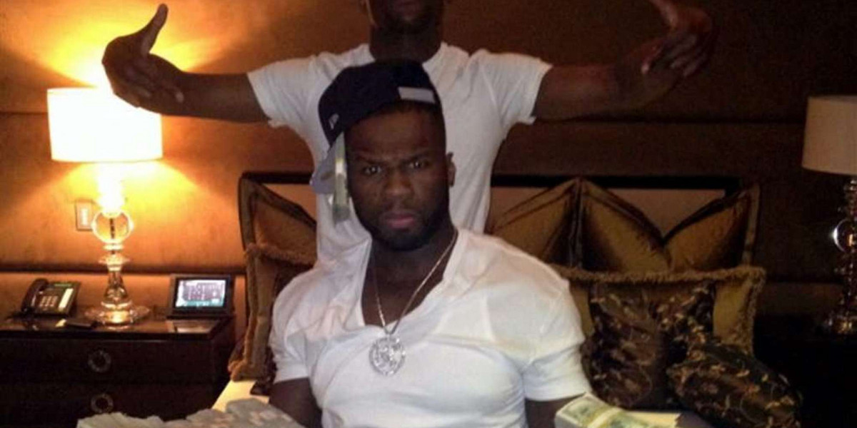50 Cent chełpi się pieniędzmi. Obciach?