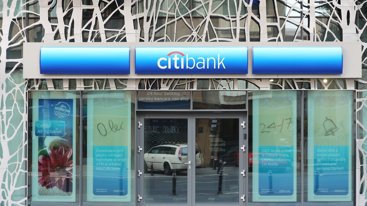 Londonda Bank Vitse-Prezidenti Öldürüldü: Polis Cinayət Araşdırır