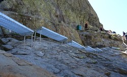 Absurd w Tatrach. Budują schody na… Rysy. "Janusze skarpet w sandałach nie zabrudzą"