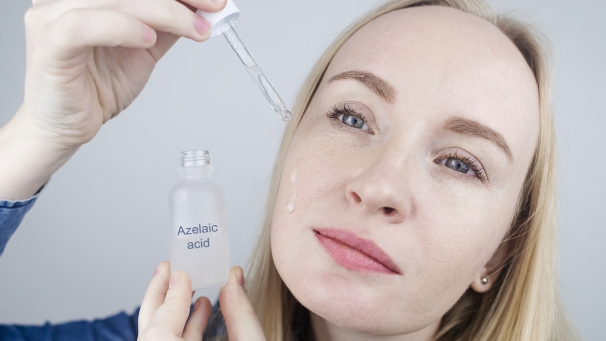 Azelaična kiselina može da se koristi u obliku gela, kreme ili seruma
