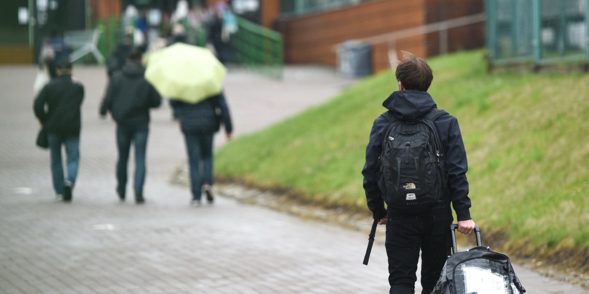 Mężczyźni w wieku 18-60 lat nie mogą obecnie opuszczać Ukrainy.