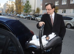 Zobacz zdjęcia Zbigniewa Ziobry z synem