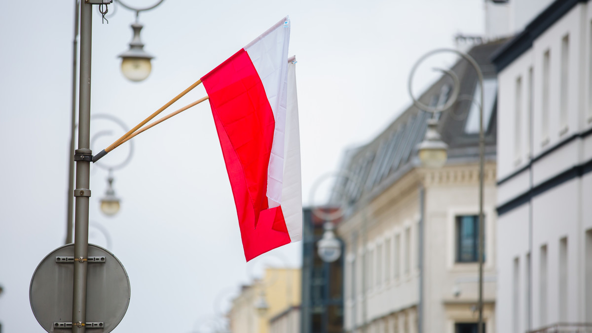 2 maja to Dzień Flagi Rzeczypospolitej Polskiej. Święto jest obchodzone na mocy nowelizacji Ustawy o godle, barwach i hymnie RP, uchwalonej przez Sejm 20 lutego 2004 r.