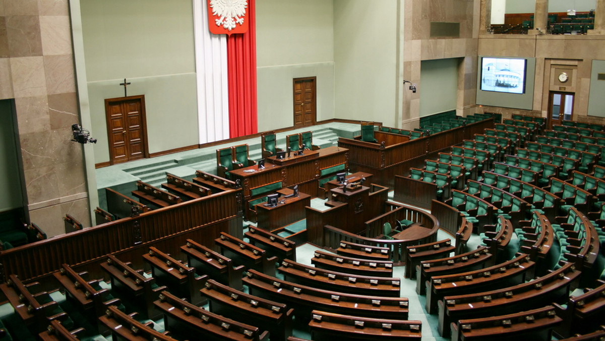 Marszałek Sejmu wydał dzisiaj upoważnienie komendantowi Straży Marszałkowskiej do wystąpienia o pomoc Biura Ochrony Rządu. Treść dokumentu udostępniają na Twitterze posłowie opozycji.