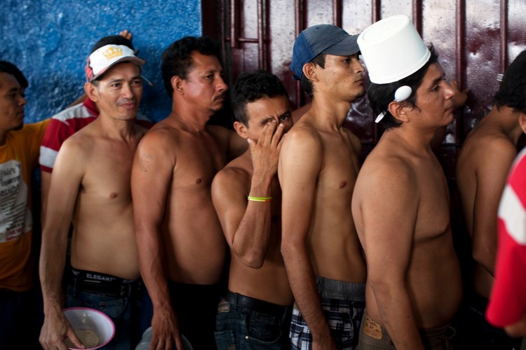 Ponure więzienie w San Pedro Sula