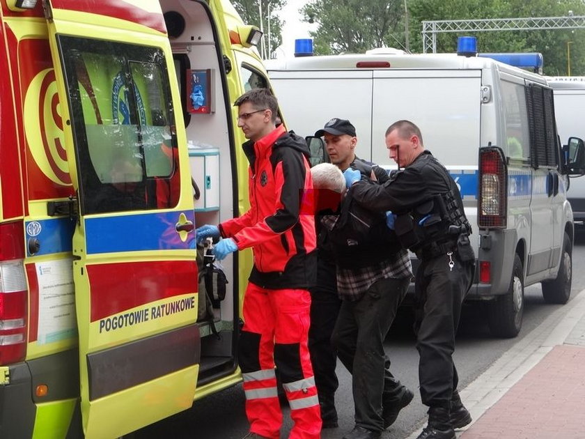 Rowerzysta chciał strzelać do policjantów