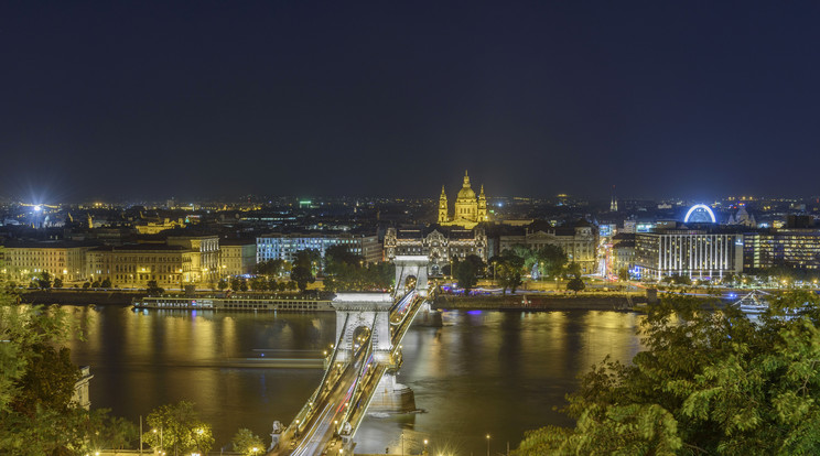 Több hidat is lezárnak majd Budapesten / Fotó: Northfoto