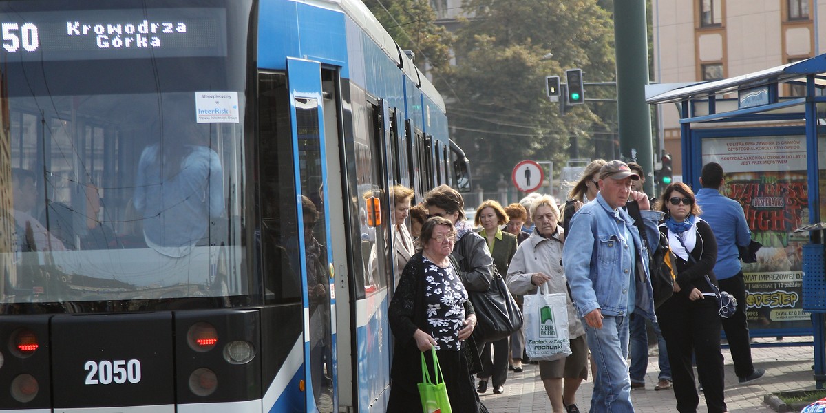 Tłumy na przystankach MPK