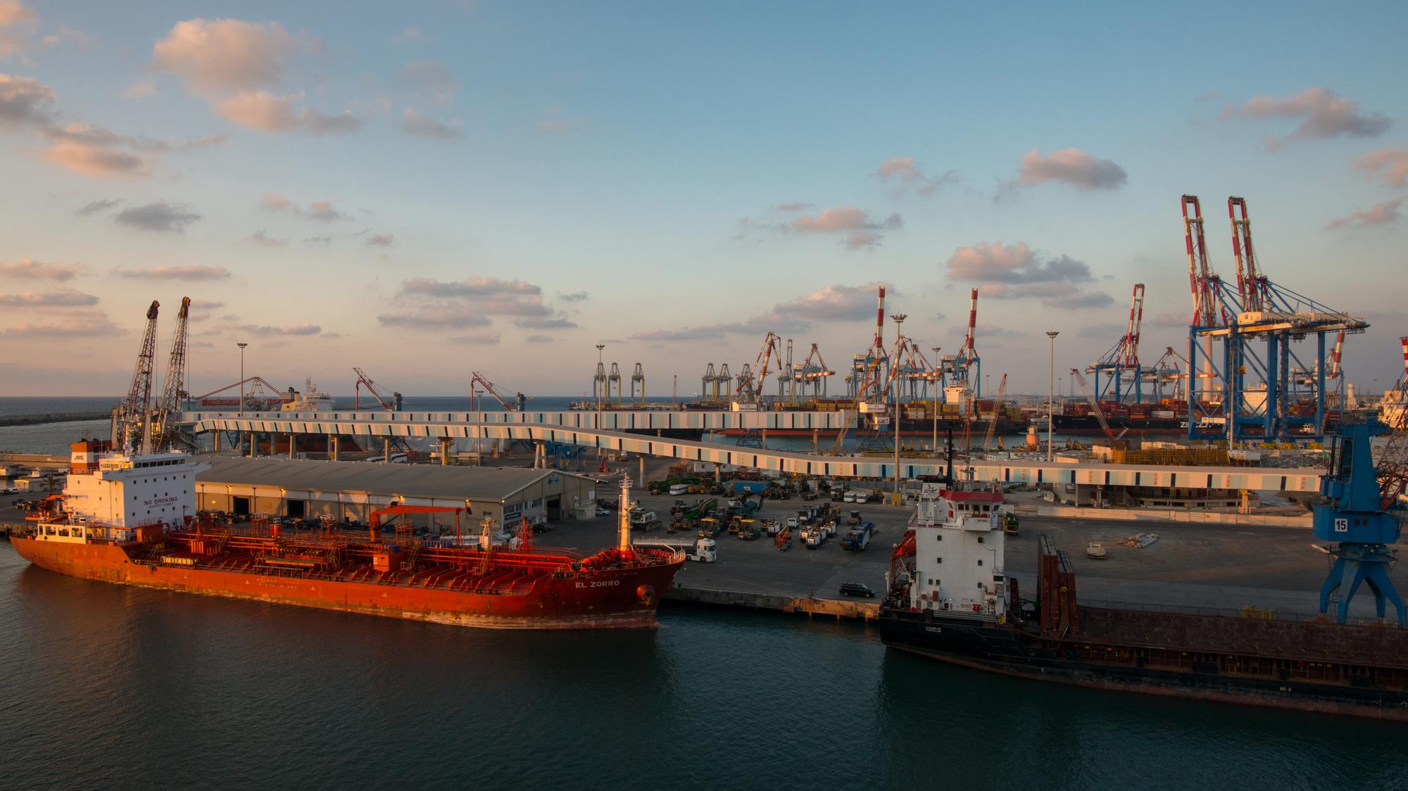 USA pre zlé počasie presunuli výstavbu móla z mora pri Gaze do prístavu Ašdod. (ilustračné foto)