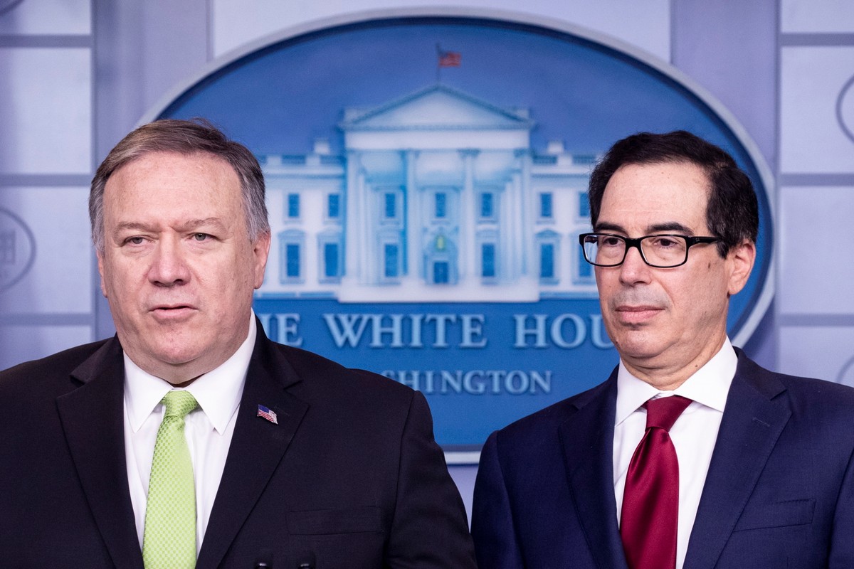 Sekretarz stanu USA Mike Pompeo oraz minister skarbu Steven Mnuchin