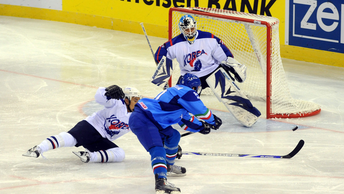 Zespoły Kazachstanu i Włoch z kompletem punktów prowadzą w swoich grupach hokejowych mistrzostw świata Dywizji I. W środę Kazachowie rozbili Litwinów 7:0, a Włosi 6:0 Koreę Południową.