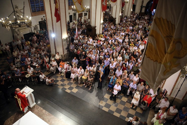 Miesięcznica katastrofy smoleńskiej