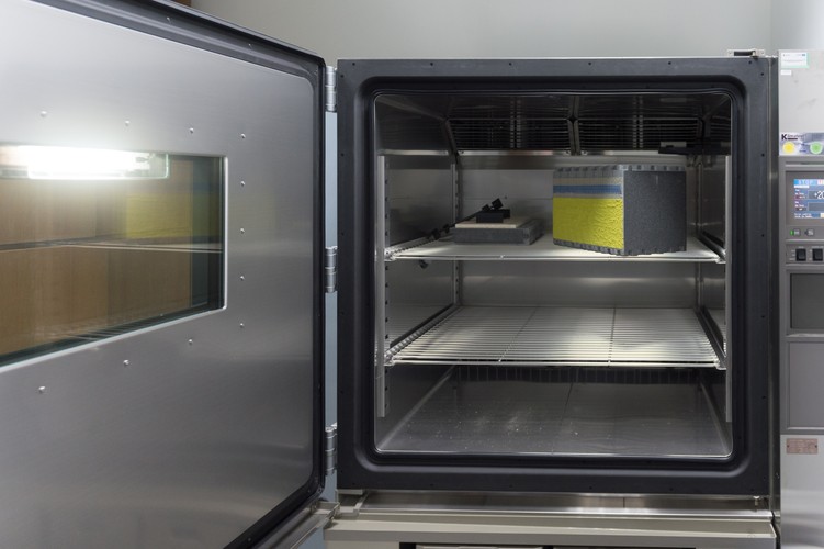 Izoodom 2000 Polska działa rynku od 1991 roku. Większość sprzedaży, bo nawet do 90 proc. jest eksportowana do Niemiec, Holandii i Francji.<br><br>fot.  (gm/mr) PAP/Grzegorz Michałowski