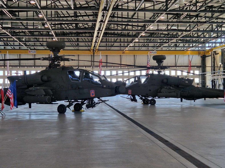Śmigłowce uderzeniowe AH-64E Apache. Polska podpisała umowę wykonawczą na ich dostawę.
