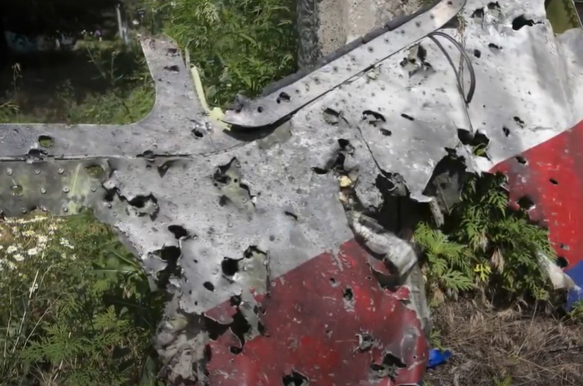 Tragovi šrapnela na MH17
