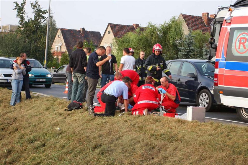 Chłopczyk wbiegł na drogę, zabiły go 2 samochody