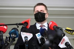 Nauka zdalna wraca do szkół, ale nie dla wszystkich. Czarnek zdecydował. TERMIN