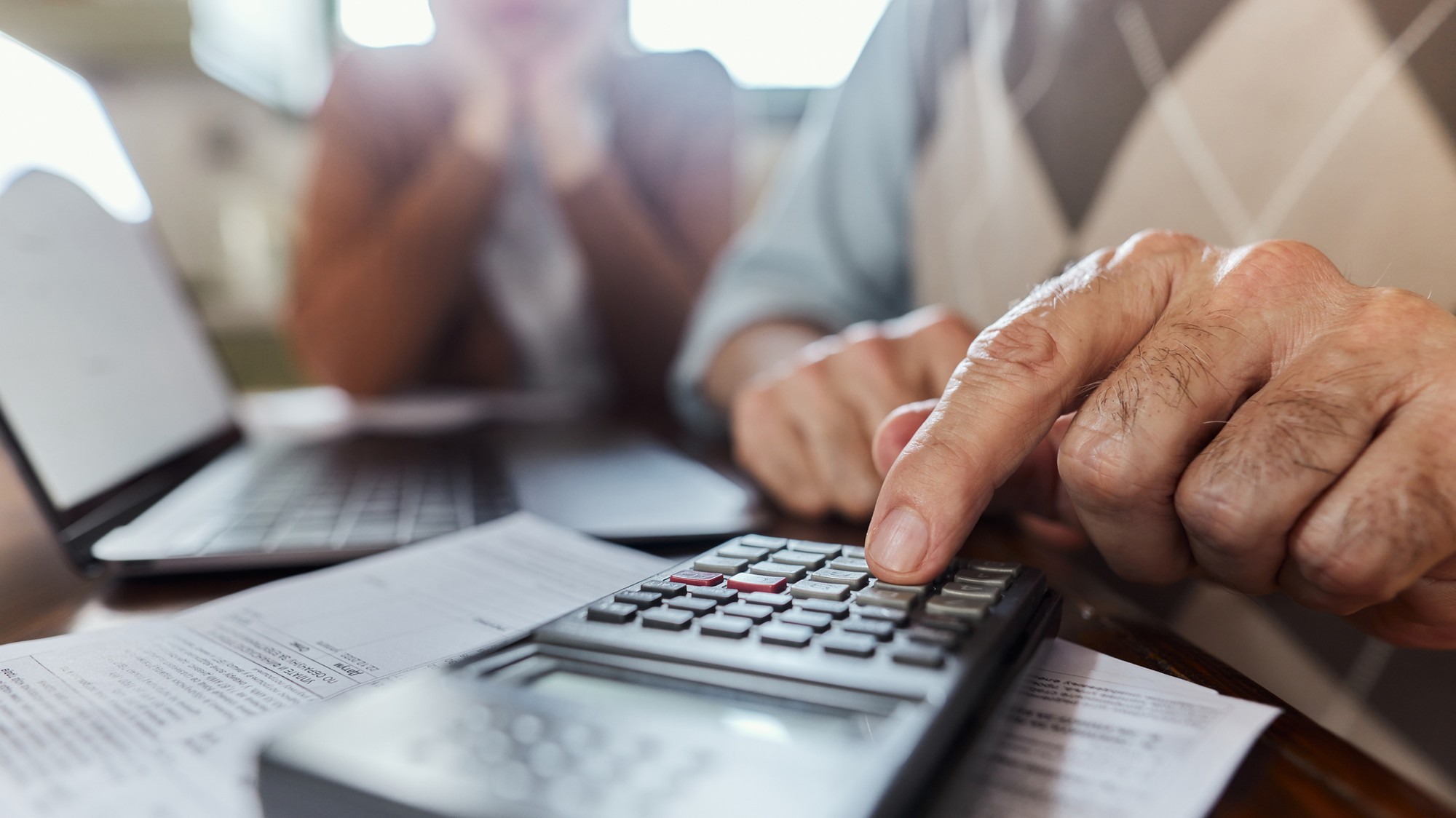 Na získanie nároku na minimálny dôchodok je nutné odpracovať aspoň 30 rokov. (ilustračné foto)