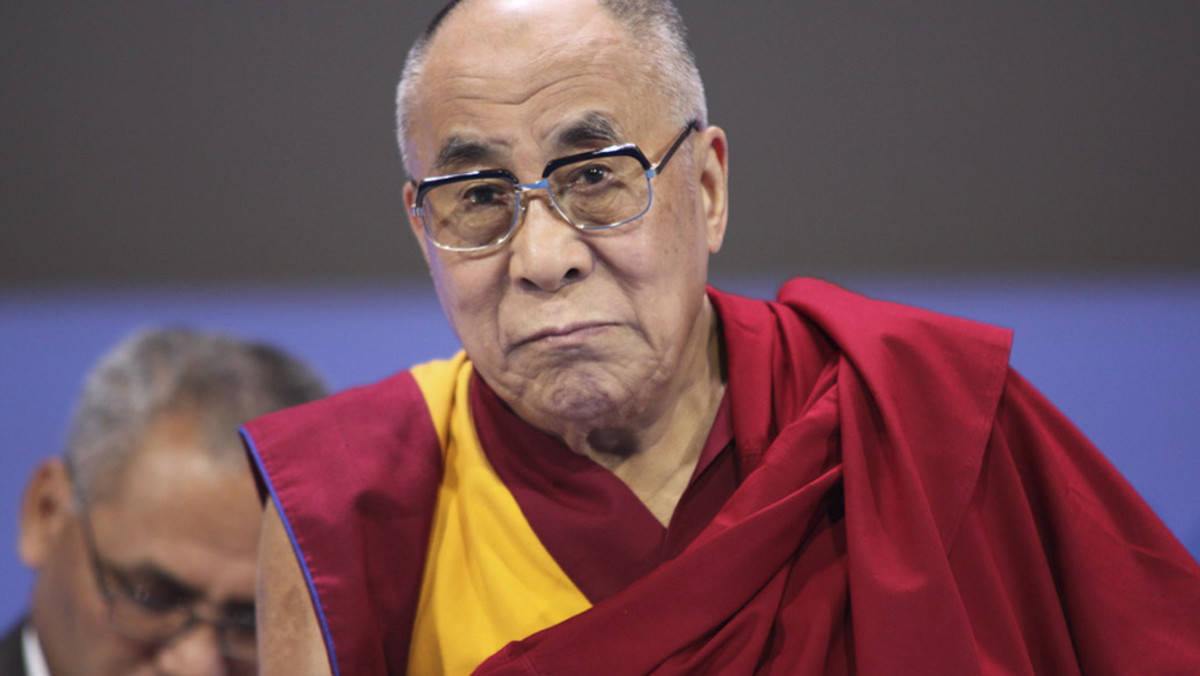 Dalajlama powiedział w niedzielę w Rzymie, gdzie uczestniczył w zjeździe laureatów Pokojowej Nagrody Nobla, że bywa "źródłem kłopotów". Tym wytłumaczył, nie kryjąc zrozumienia, to, że nie mógł spotkać się z papieżem Franciszkiem.