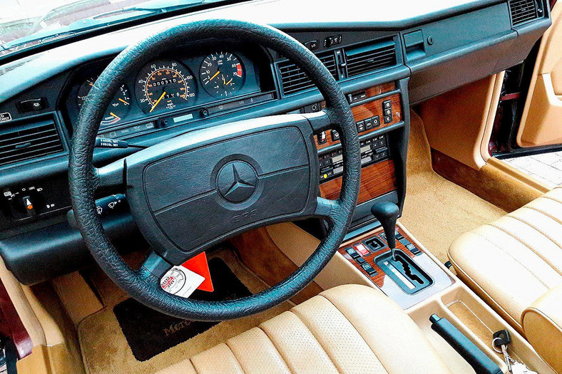 Mercedes 190 E 2.3