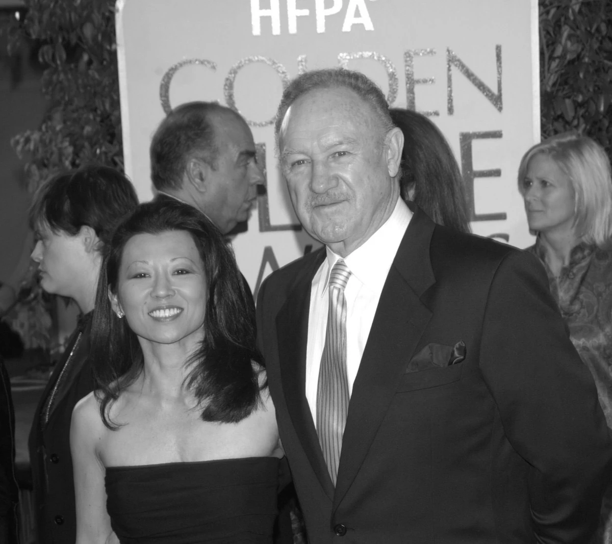 Śmierć Hackmana uznana za "podejrzaną". Znaleźli uchylone drzwi