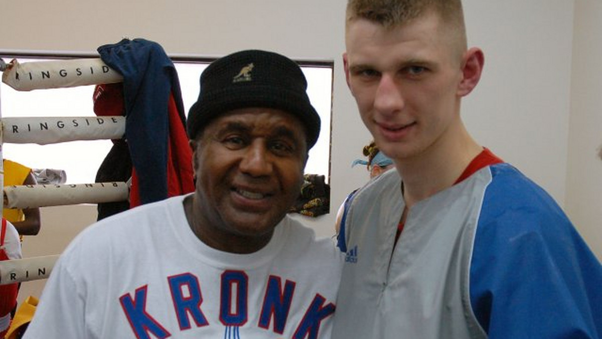 Andrzej Fonfara (14-2, 5 KO) młodzieżowy mistrz świata WBC wagi półciężkiej spotkał się w Chicago z Emanuelem Stewardem, trenerem Władymira Kliczki.