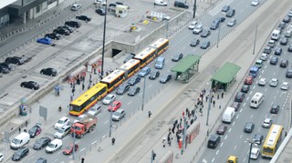 Ministerstwo mnożenia ekologicznych nalepek. Miasta chcą jednolitych oznaczeń dla stref czystego transportu