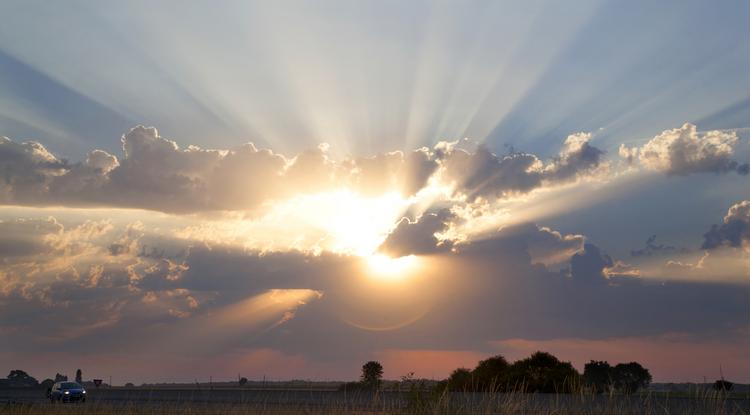 Az ózonréteg a nap UV-B sugaraitól véd