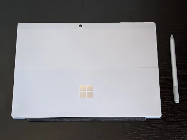 Microsoft Surface Pro 7+ to jeden z najlepiej wykonanych komputerów przenośnych na rynku