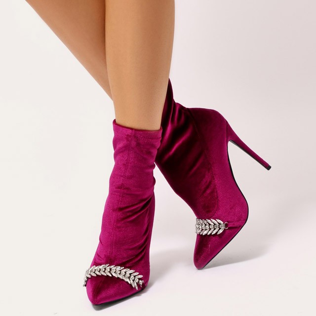 Kylie Jenner pink csizmája hatalmas trend: mutatjuk, hol szerezheted meg olcsón