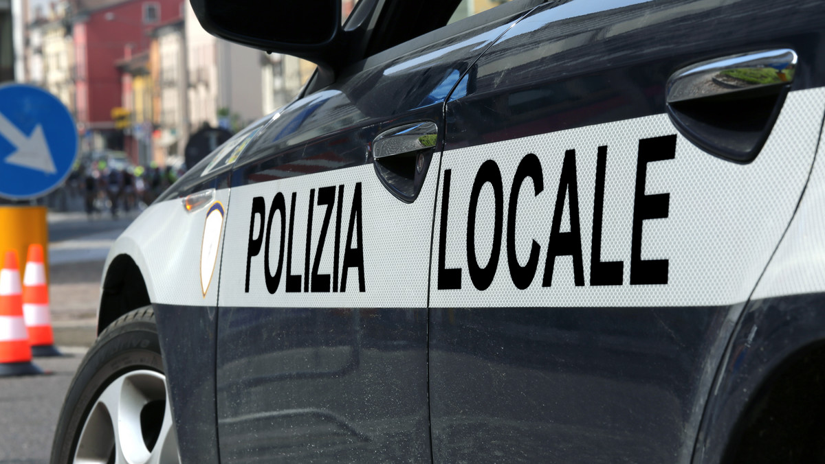 Polska turystka, przebywająca na urlopie w górach w Lombardii we Włoszech, zawiadomiła policję, że została zgwałcona przez grupę Polaków po wieczorze spędzonym w lokalu w miejscowości Livigno - podały dziś włoskie media. Dochodzenie prowadzi policja.