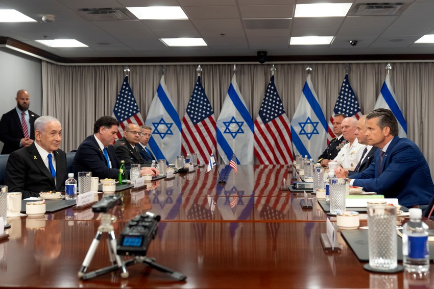 Benjanim Netanjahu u Pentagonu 9. jula