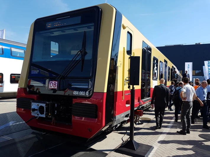 Nowe pociągi dla berlińskiej kolei miejskiej S-Bahn (producent: konsorcjum Stadler i Siemens Mobility).