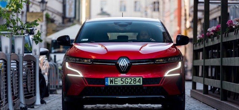 Renault rozbiło bank w Polsce. Francuzi zgarnęli wielki kontrakt