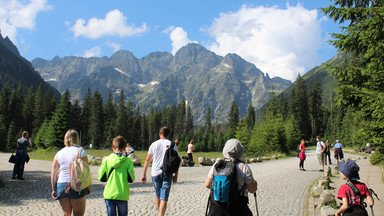 Paszporty covidowe zagrożeniem dla turystyki pod Tatrami