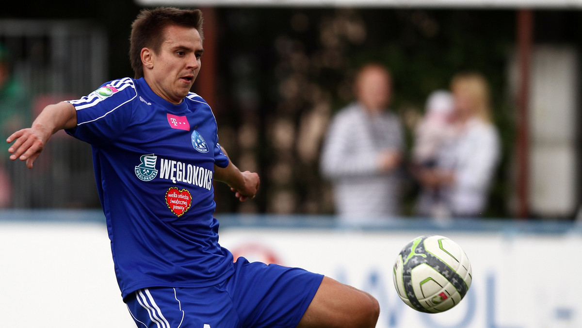 Ruch Chorzów, który po golu Łukasza Janoszki wygrał z Zagłębiem Lubin 1:0 (0:0) mecz rewanżowy 1/4 finału Pucharu Polski, dołączył do Wisły Kraków i został drugim półfinalistą rozgrywek.