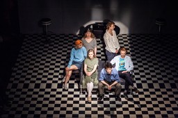 "Śmieszne miłości" w Teatrze WARSawy, czyli o tym, że Kundera i debiutanci wzajemnie się nie wykluczają