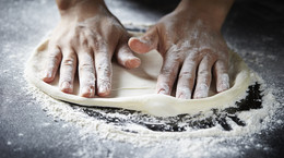Mąka do pizzy — typy mąki, najlepszy wybór mąki do pizzy, zamienniki bezglutenowe