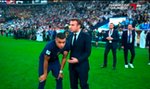 Kylian Mbappe nie spojrzał w oczy Macronowi. Jakby go lekceważył. Czy naprawdę któryś z nich zachował się niestosownie?